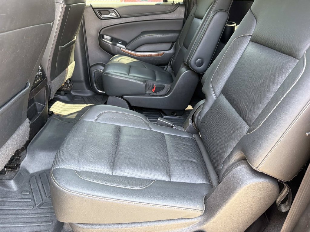 Used 2019 Chevrolet Suburban Premier RWD image 16