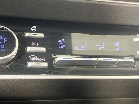 Used 2023 Hyundai Sonata Limited FWD image 21