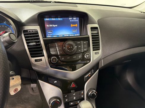 Used 2016 Chevrolet Cruze LT FWD image 14