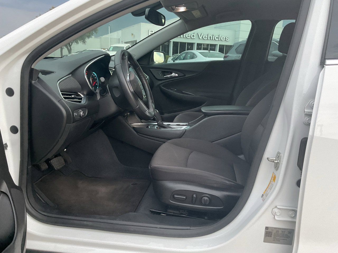 Used 2018 Chevrolet Malibu LT FWD image 7