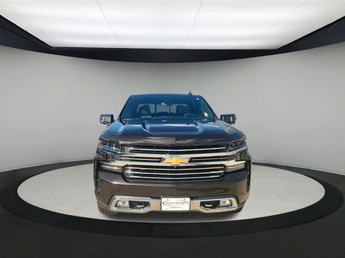 Used 2019 Chevrolet Silverado 1500 High Country w/ High Country Premium Package image 2