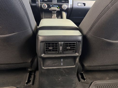 Certified 2025 Toyota 4Runner SR5 AWD/4WD image 31
