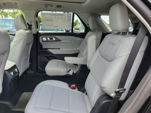 New 2026 Ford Explorer Platinum w/ LUX Leather Package AWD/4WD image 11