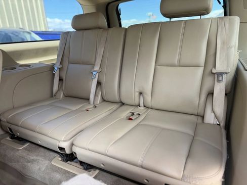 Used 2010 Chevrolet Suburban LT w/ Luxury Package image 16