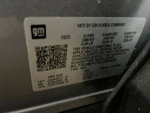 Used 2025 Chevrolet Trax LT w/ LT Convenience Package FWD image 23