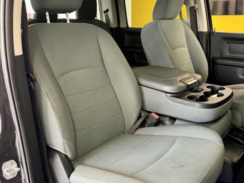 Used 2018 RAM 2500 Tradesman w/ Chrome Appearance Group RWD image 16