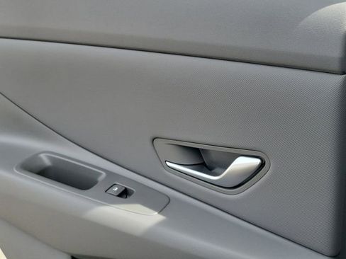 New 2026 Hyundai Elantra Sport FWD image 22
