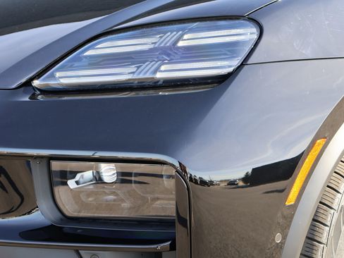 New 2026 Porsche Macan GTS Electric image 12