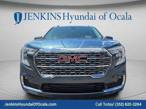 Used 2024 GMC Terrain Denali w/ Denali Premium Package AWD/4WD image 8