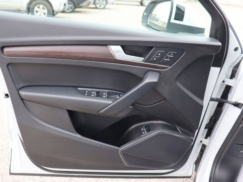 Used 2021 Audi Q5 e Premium w/ Convenience Package AWD/4WD image 23
