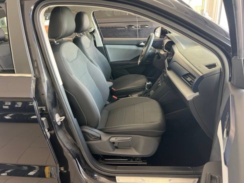 Used 2022 Volkswagen Taos SE w/ Driver Assistance Package FWD image 35