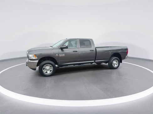 Used 2018 RAM 2500 Tradesman w/ Chrome Appearance Group AWD/4WD image 4