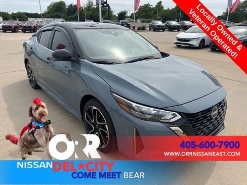 Used 2025 Nissan Sentra SR w/ SR Premium Package FWD image 7