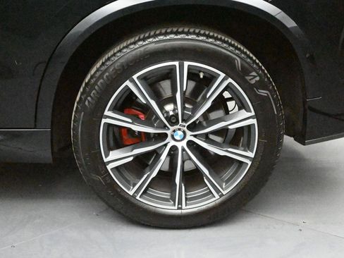 Used 2021 BMW X5 xDrive40i w/ M Sport Package AWD/4WD image 12