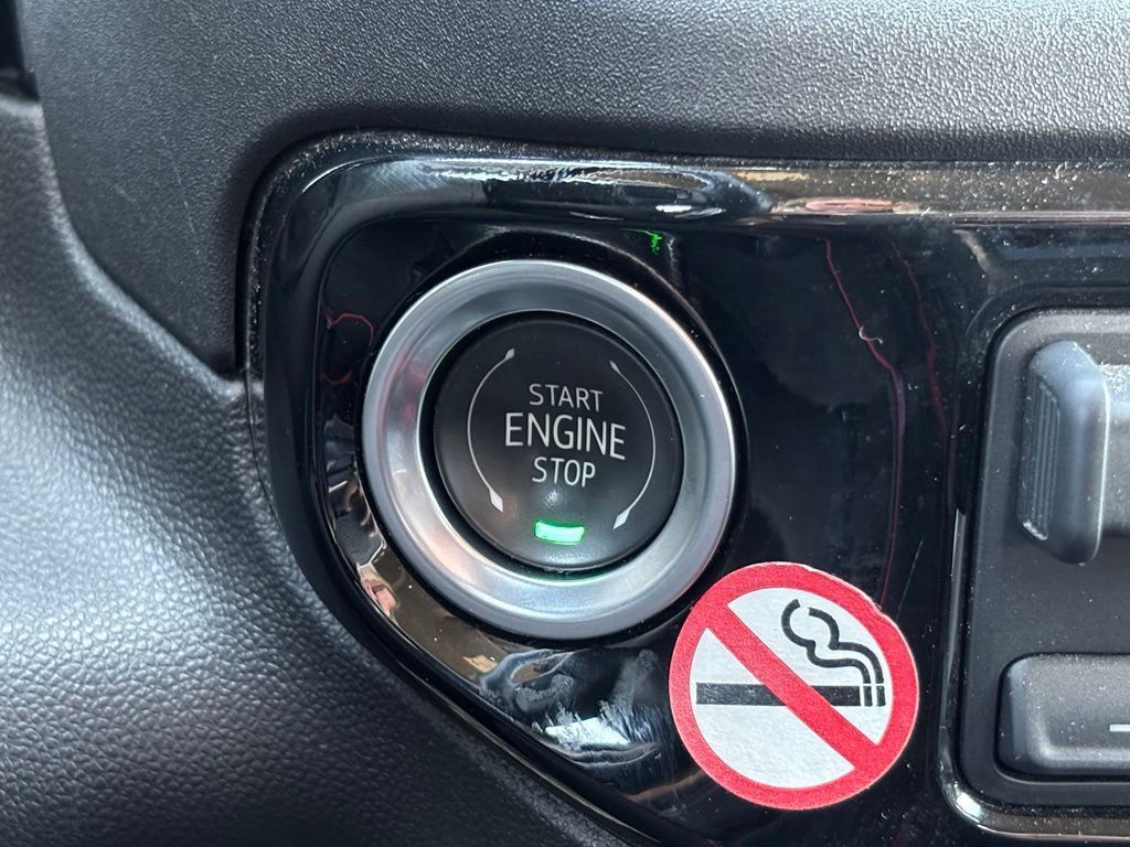 Used 2025 GMC Sierra 1500 SLT RWD image 40