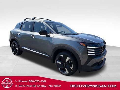 Used 2026 Nissan Kicks SR w/ Cold Weather Package FWD image 4