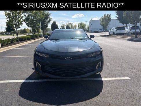 Used 2018 Chevrolet Camaro LT RWD image 3