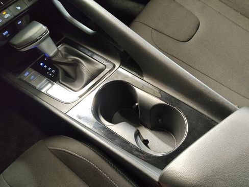 Used 2025 Hyundai Elantra SEL image 26