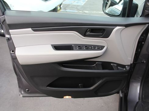 Used 2019 Honda Odyssey EX image 17