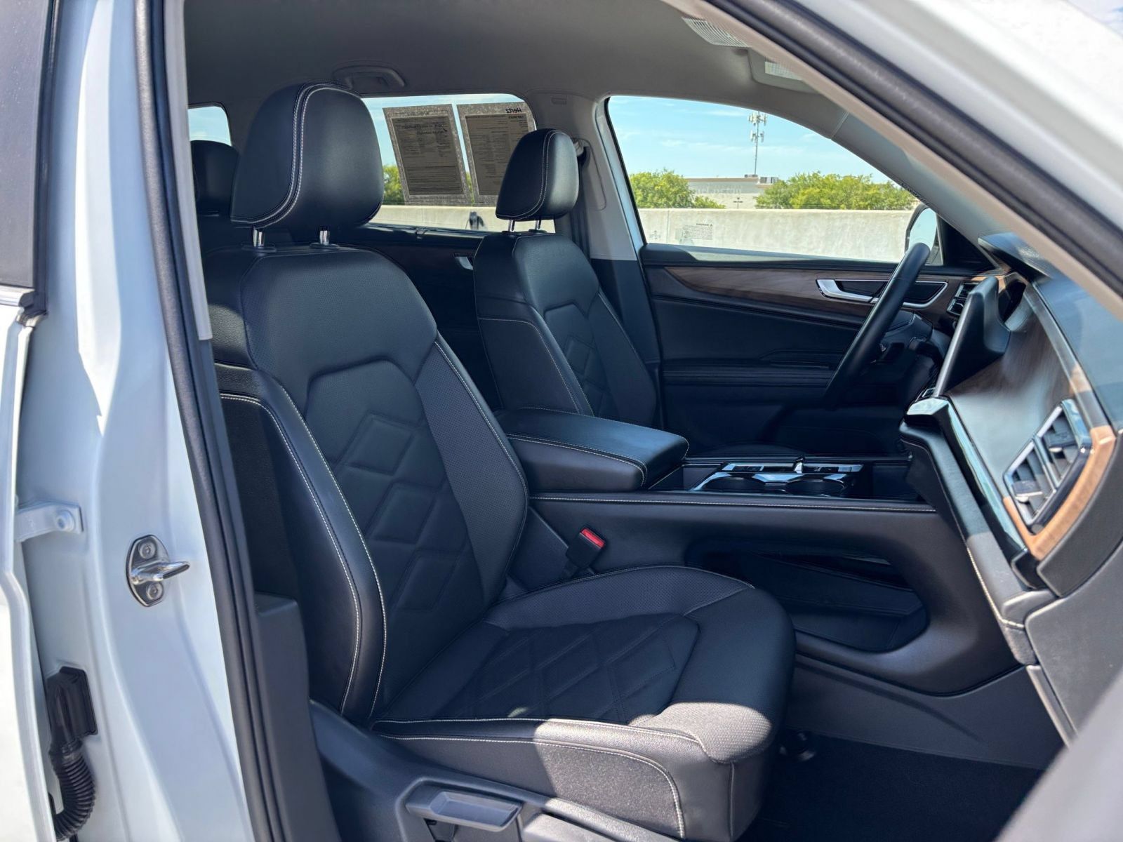 Used 2026 Volkswagen Atlas SE FWD image 38