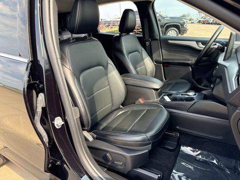 Used 2025 Ford Escape Platinum AWD/4WD image 24