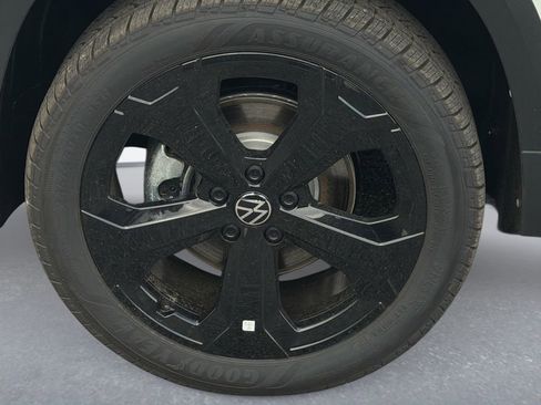 New 2026 Volkswagen Taos SE AWD/4WD image 19
