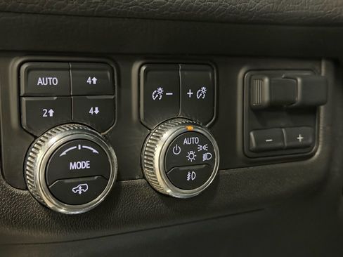 Certified 2024 GMC Yukon XL Denali w/ Denali Reserve Package image 35