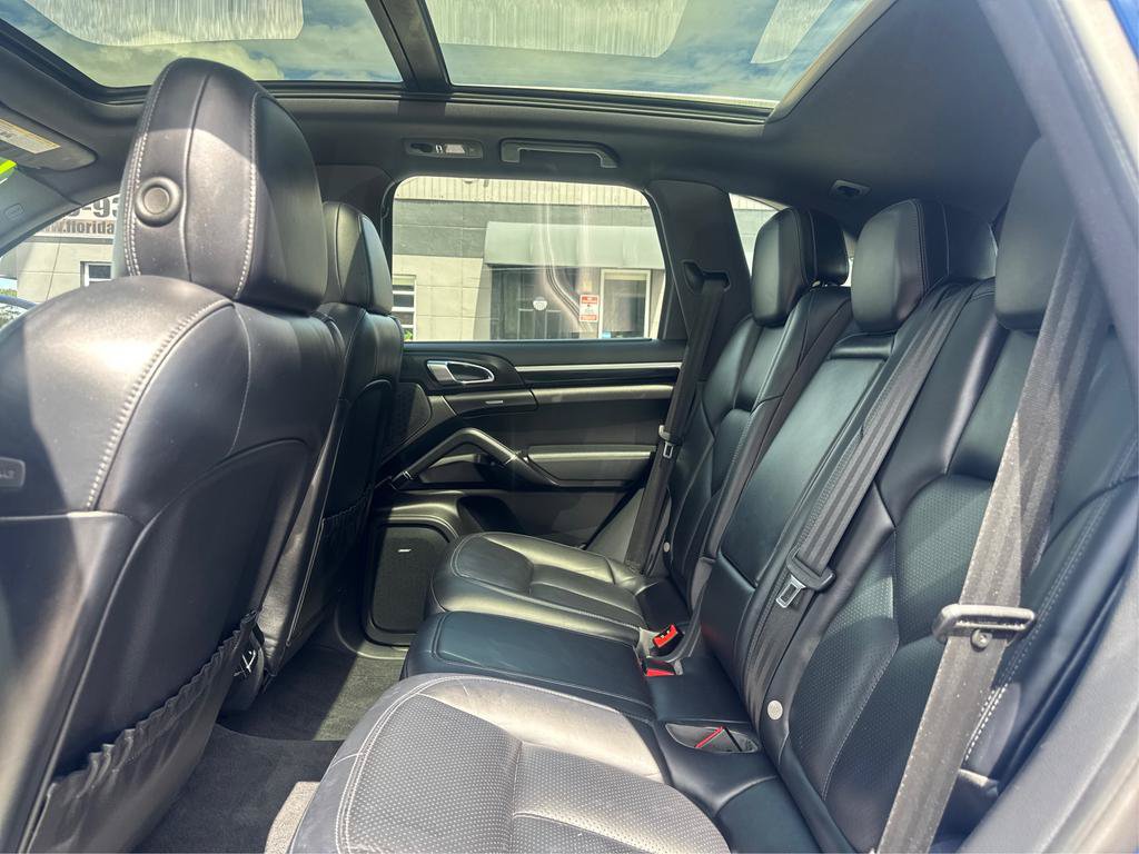 Used 2017 Porsche Cayenne S AWD/4WD image 10