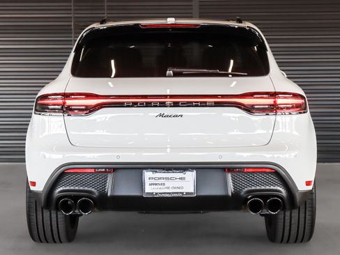Certified 2026 Porsche Macan AWD/4WD image 9