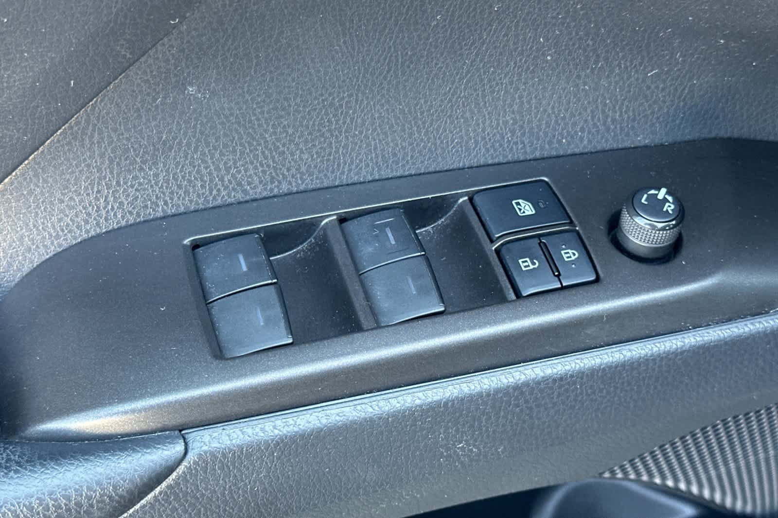 Used 2021 Toyota Camry LE FWD image 14