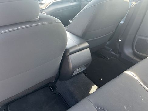 Used 2025 Nissan Altima 2.5 SV FWD image 23