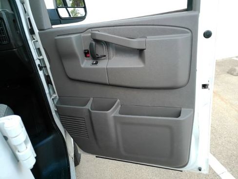 Used 2024 Chevrolet Express 3500 LT w/ LT Preferred Equipment Group RWD image 16