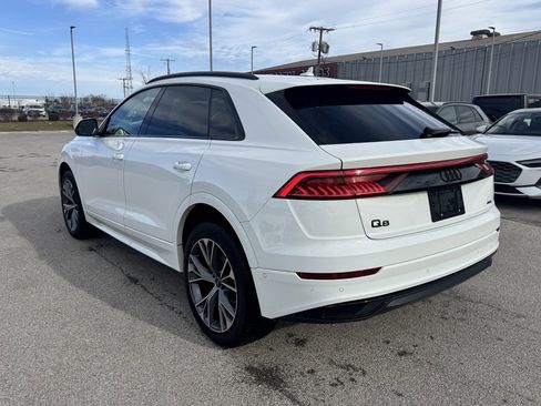 Used 2022 Audi Q8 Premium w/ Convenience Package image 3