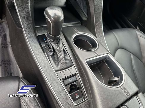 Used 2021 Toyota Avalon XLE image 31