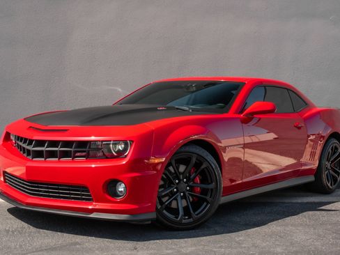 Used 2013 Chevrolet Camaro SS w/ SS Performance Package RWD image 1