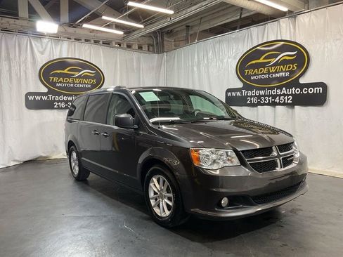 Used 2019 Dodge Grand Caravan SXT FWD image 1