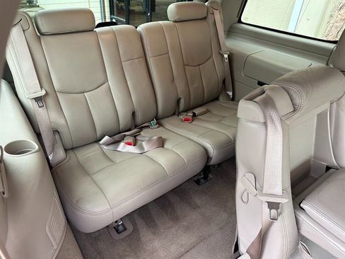 Used 2005 Cadillac Escalade AWD image 57