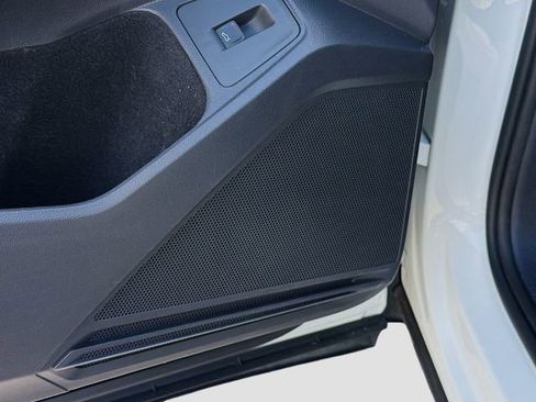 Used 2020 Volkswagen Tiguan SEL w/ 3rd Row Seat Package image 24