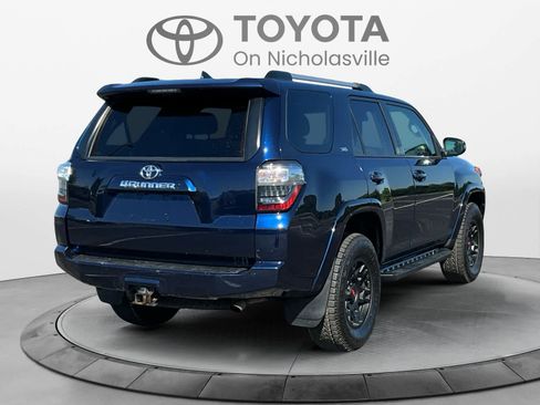 Used 2022 Toyota 4Runner SR5 Premium w/ Moonroof Package AWD/4WD image 6