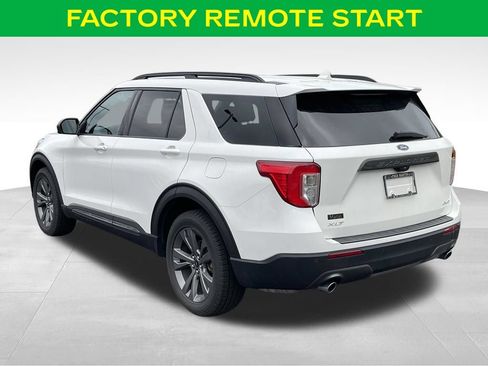 Used 2021 Ford Explorer XLT w/ Equipment Group 202A AWD/4WD image 12