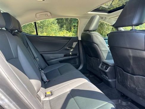 Used 2023 Lexus ES 300h w/ Premium Package FWD image 19