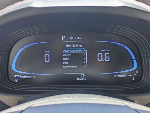 Used 2025 Hyundai Venue SEL FWD image 16