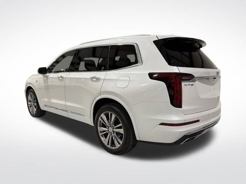 Used 2023 Cadillac XT6 Premium Luxury image 9