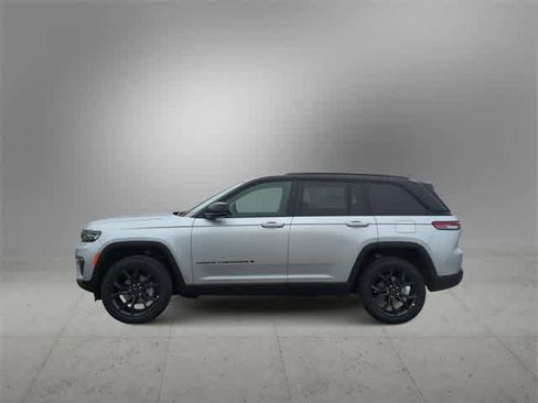 New 2025 Jeep Grand Cherokee Limited image 4