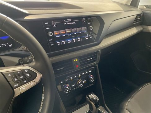 Used 2024 Volkswagen Taos SE image 21