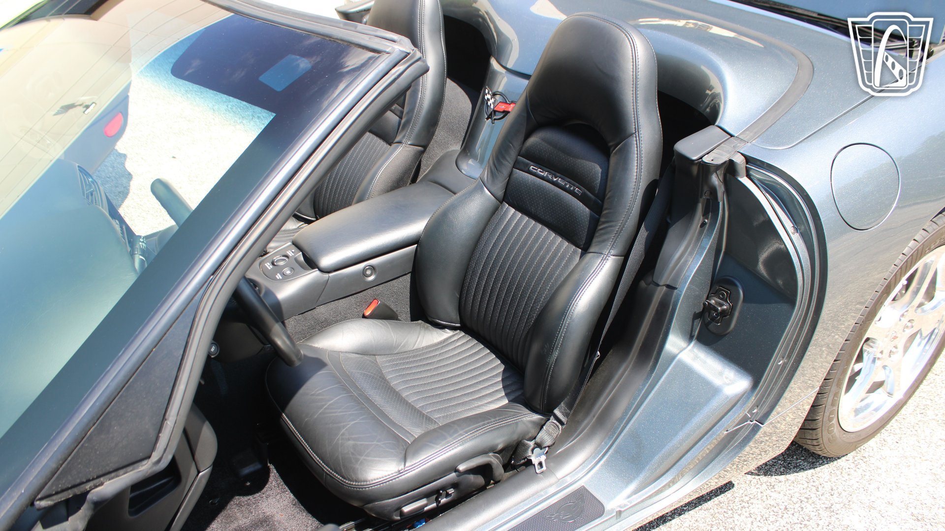 Used 2004 Chevrolet Corvette Convertible w/ Preferred Equipment Group RWD image 14