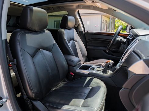 Used 2015 Cadillac SRX Luxury w/ Driver Awareness Package image 17