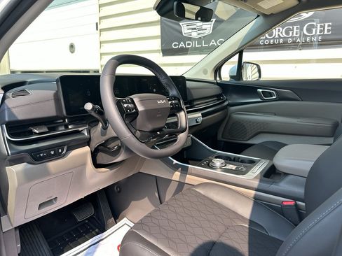 New 2027 Kia Carnival LXS FWD image 10