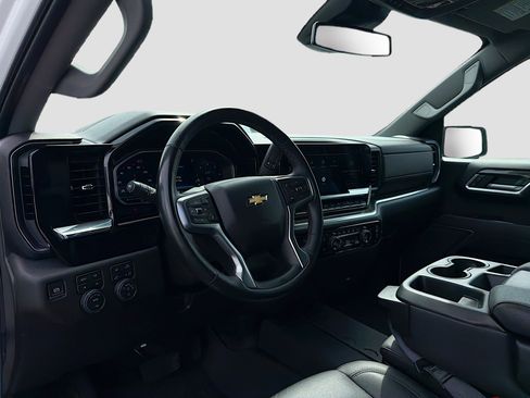 Used 2024 Chevrolet Silverado 1500 LTZ AWD/4WD image 4