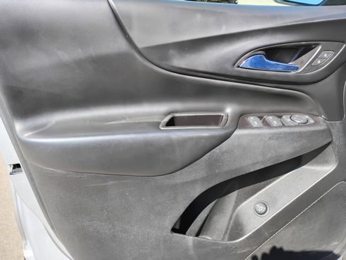 Used 2018 Chevrolet Equinox LT image 14